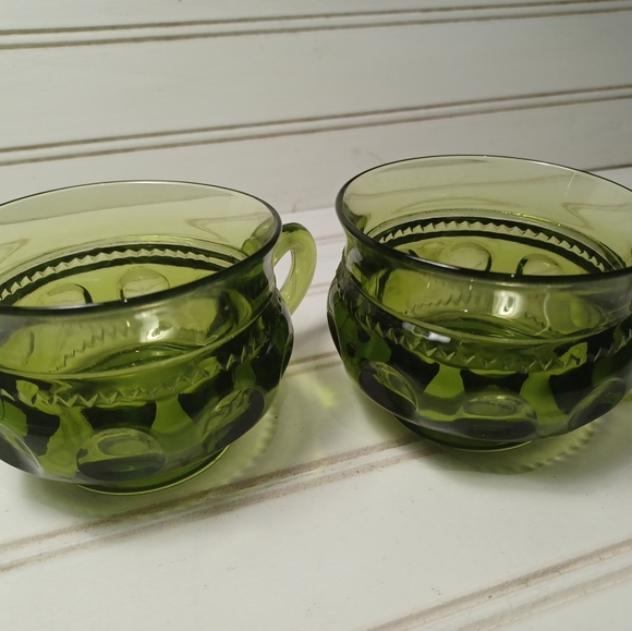 Vintage Indiana green Glass Kings Crown Thumbprint Coffee Cup. Condition is pre- - Picture 4 of 6